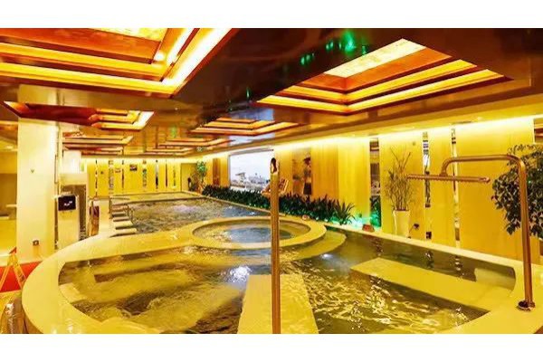 花山按摩足浴，体验舒适新境界(花山按摩店)